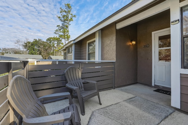 Photo - 8329 Derbyshire Pl