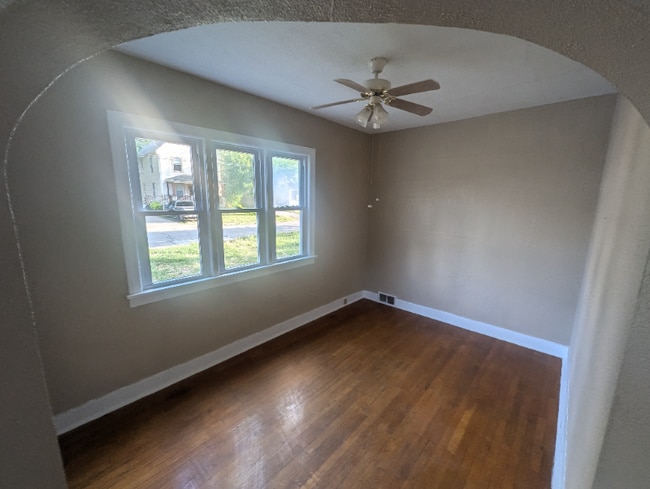 Photo - 410 W 23rd St