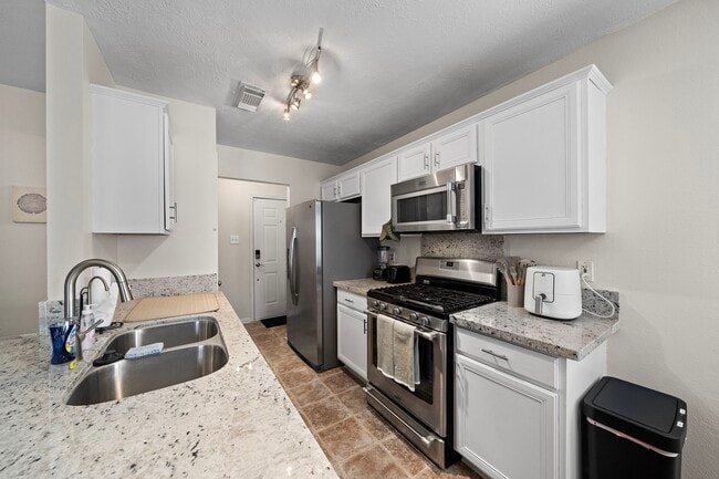 Photo - 18315 Beaverdell Dr