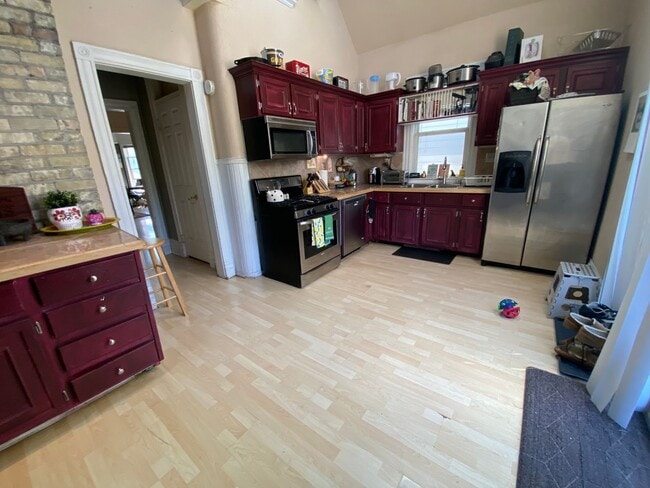Photo - 1529 N Cass St Apartment Unit 1531 Cass Upper