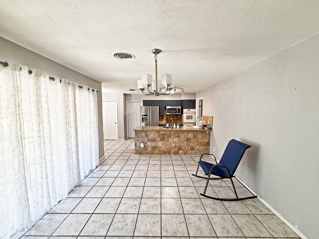 Photo - 4230 Havenview Dr