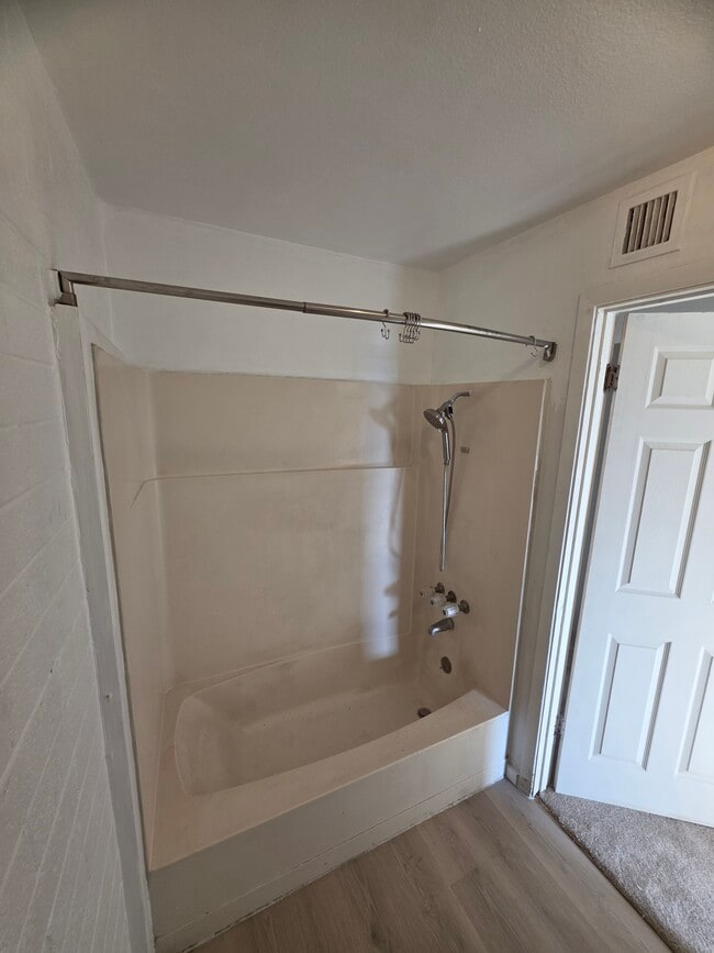 Photo - 6748 N 44th Ave Unidad 1