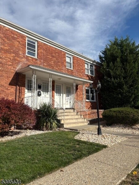 Building Photo - 1 Oak Grove Rd