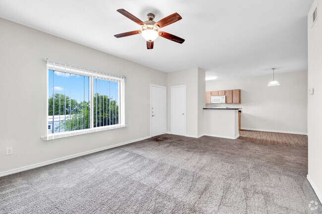 2BR, 2BA - 1,085SF - Living Room