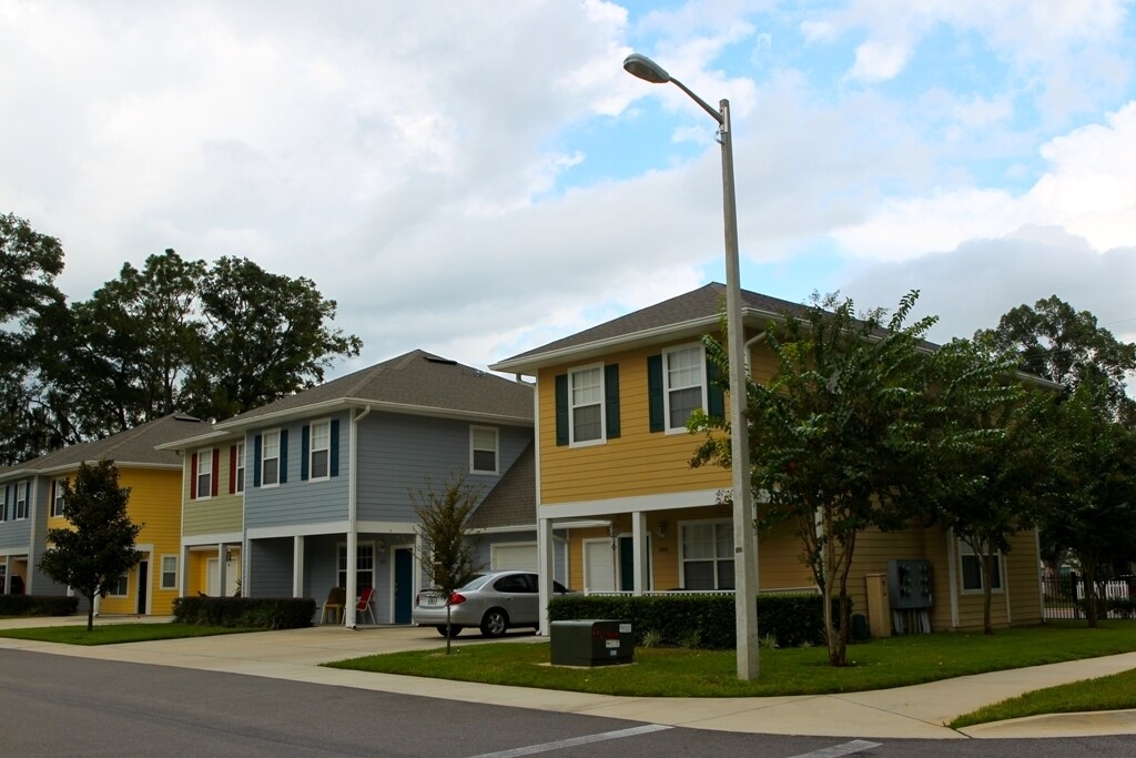 Oak Gate - Oak Gate Apartments