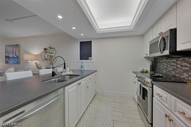 154 Cypress Way E Unit 1102