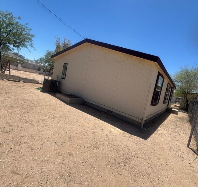 Photo - 1219 E 35th St