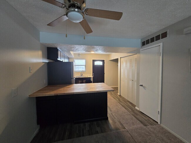 1200 N Main St Unit 206
