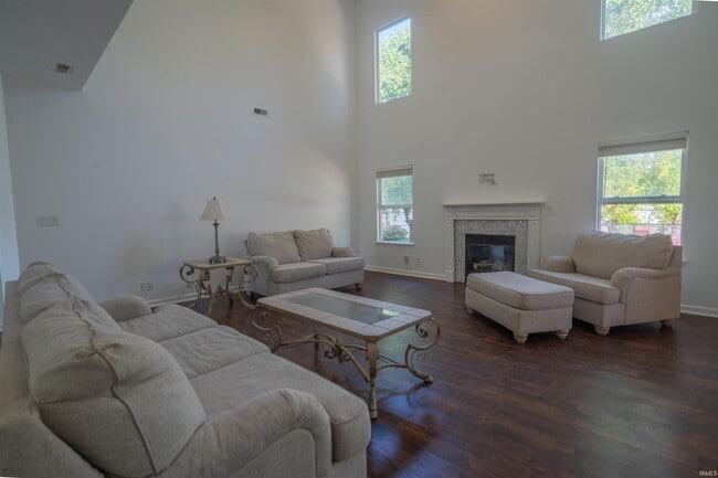 Photo - 2706 Grosbeak Ln
