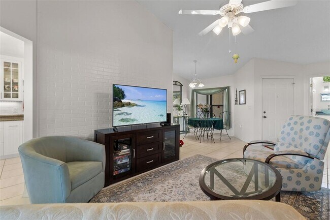Photo - 235 Southampton Ln