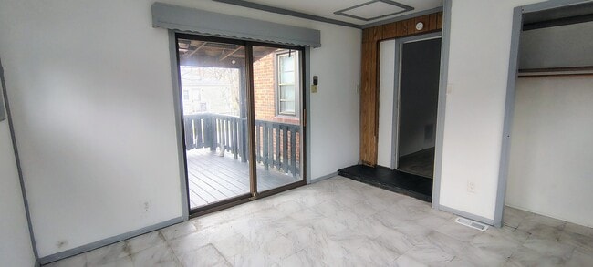Photo - 701 Pemberton Pl