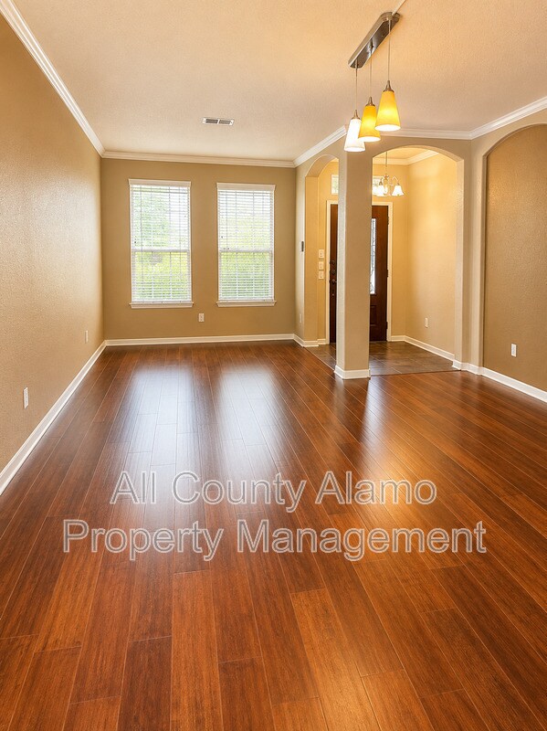 5565 Saffron Way