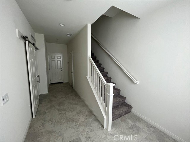 Photo - 913 E 2nd St