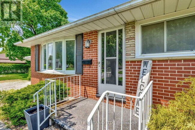 Photo - 1017 Braeside St