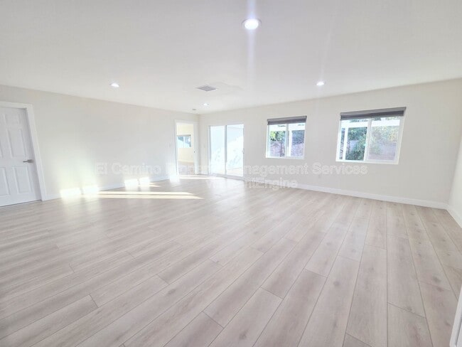 Photo - 5662 Cathy Ln