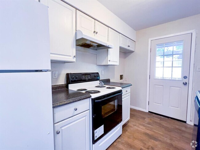 Building Photo - 200 Uhland Rd Rental