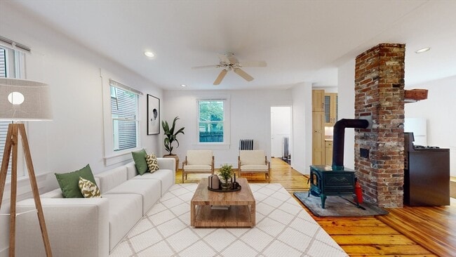 Photo - 151 Hamilton St