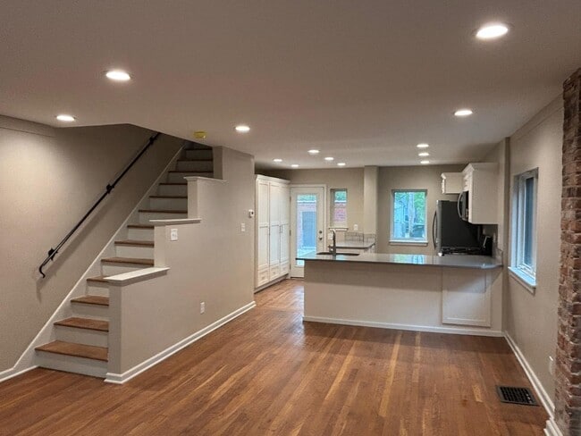 Photo - 1471 Ashland Ave