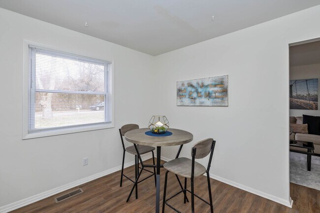 Photo - 2121-2123 Fairfax Road Unit 2121