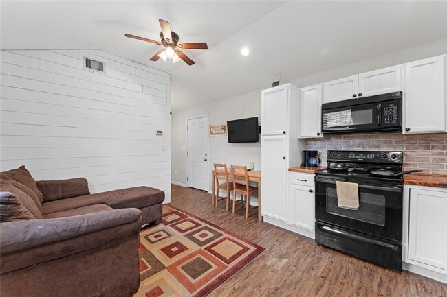 Photo - 6951 Leandra Dr