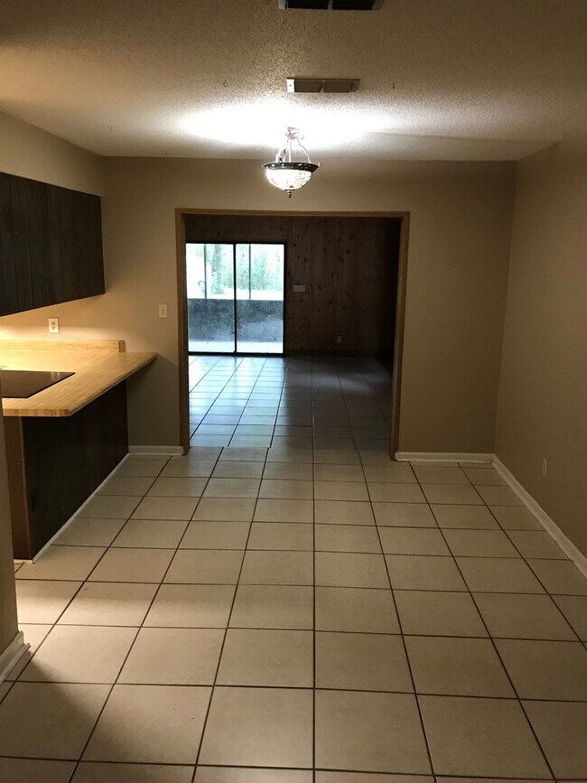 Photo - 4x2 large home for rent!