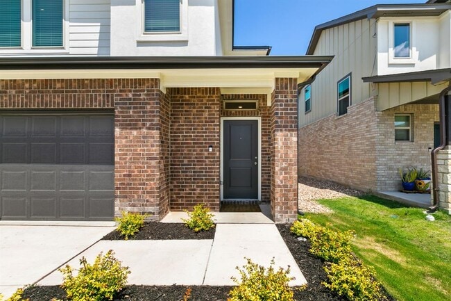 Photo - 615 Backstays Lp