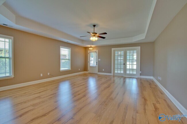 5010 Montauk Trail SE