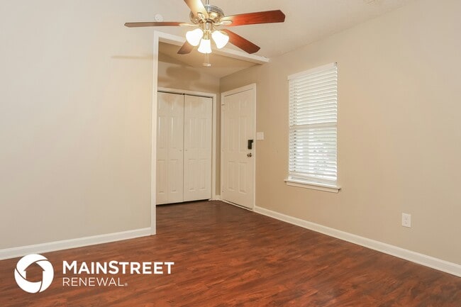 Photo - 2453 Crestdale Cir SE