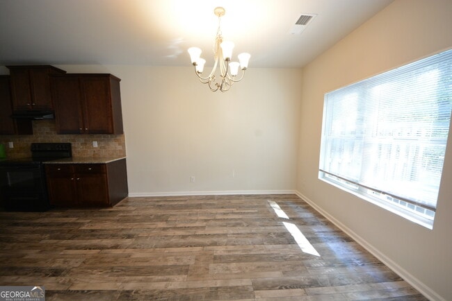 Photo - 1583 Iris Walk