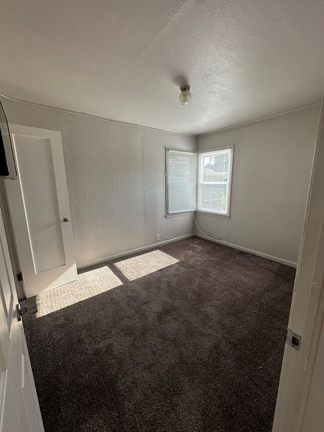 Photo - 610 Gerecke St