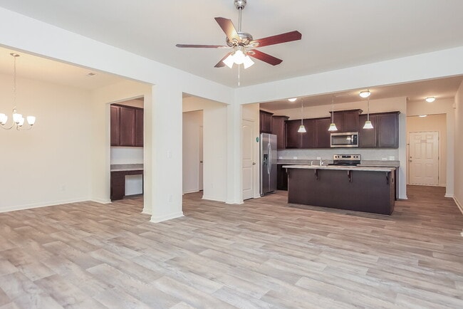 Photo - 559 Green Willow Cir