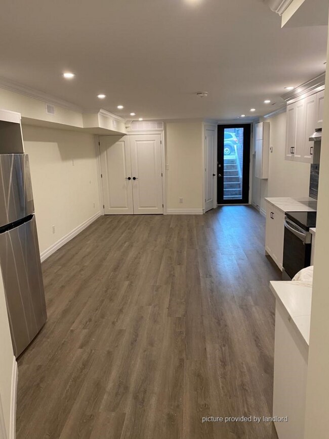 Photo - Brand New Basement in Little Italy Unité 1