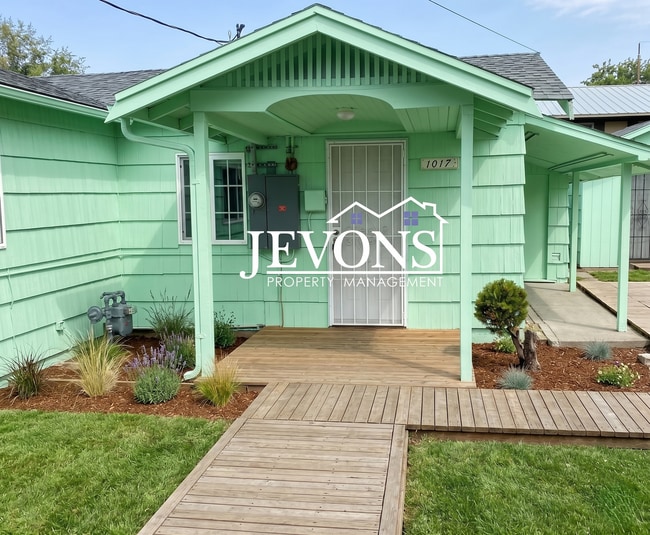Building Photo - Your Next-Door Deal: Rent Ready! Unit 1017 1/2