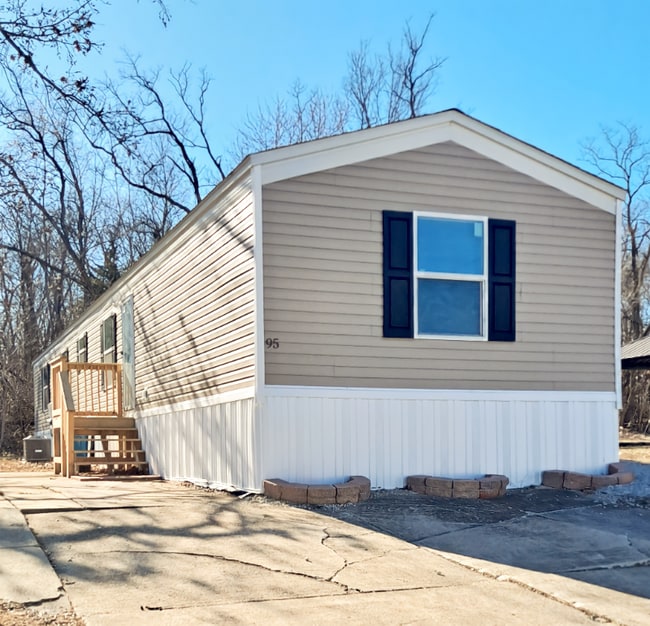 Photo - 95 Deerwood Park