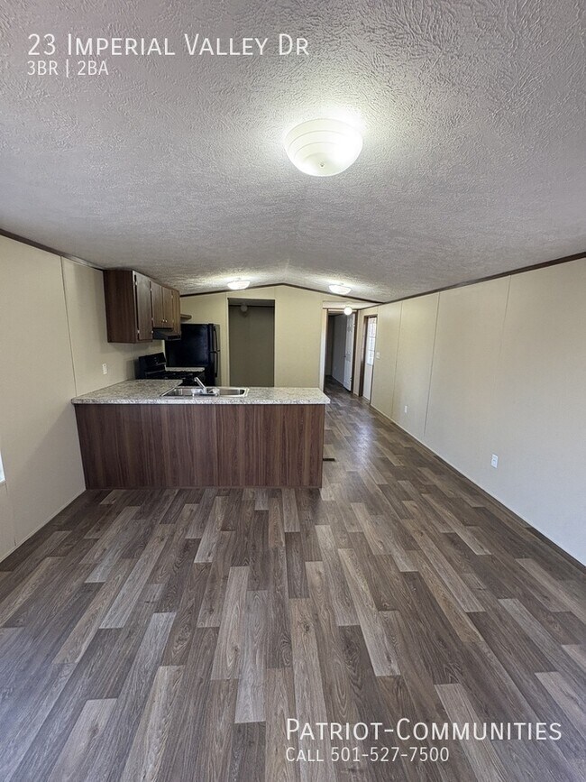 Photo - 23 Imperial Valley Dr