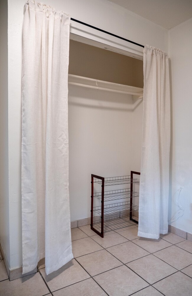 Photo - 570 SW 72nd Ct