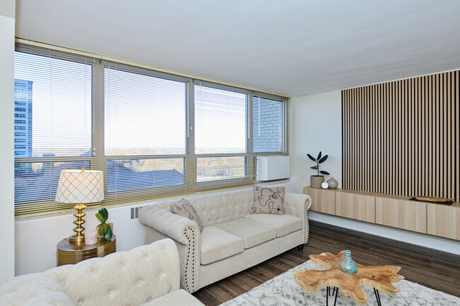 Photo - 3950 N Lake Shore Dr