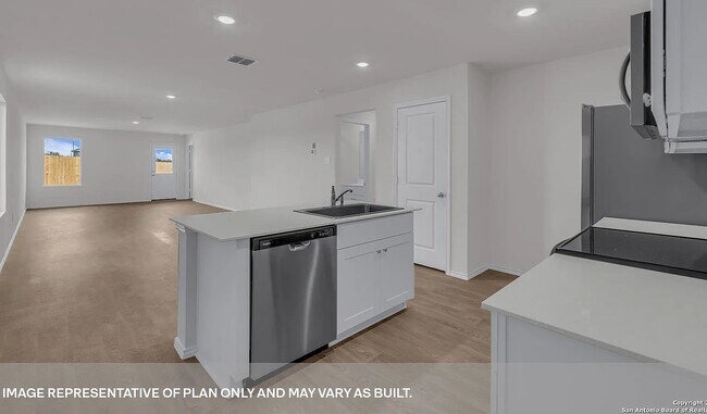 Photo - 242 Surrey Oaks
