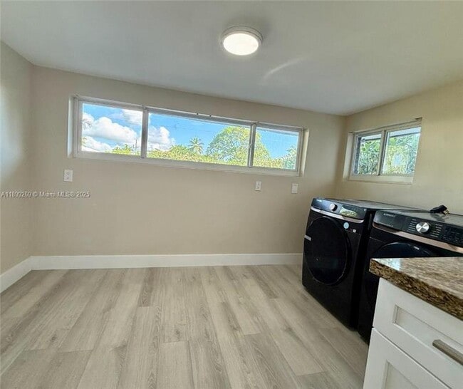 Photo - 716 NE 7th St