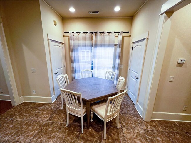 Photo - 3710 W Cherokee Rd