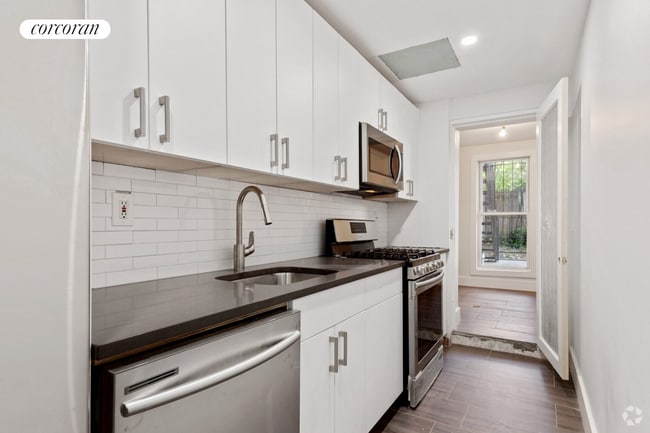 Building Photo - 438 Lewis Ave Rental