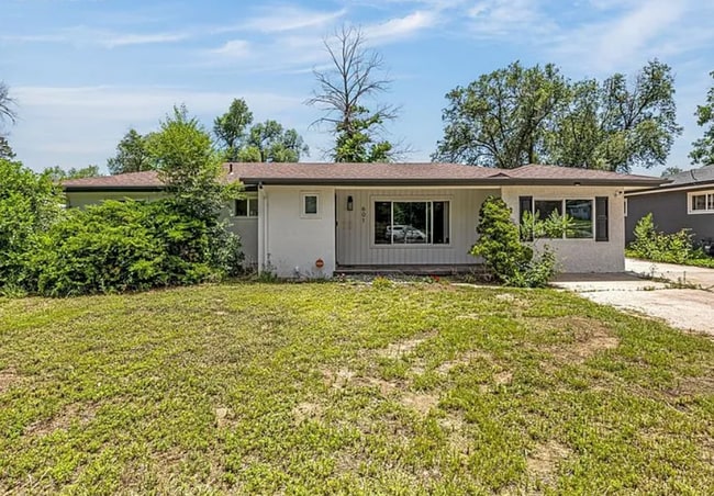 Building Photo - 601 Hackberry Dr Rental