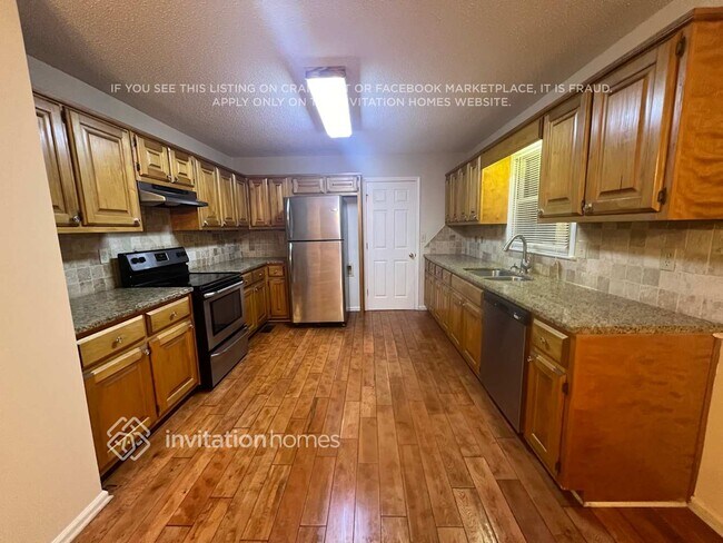 Photo - 2440 Sherrie Ln SW