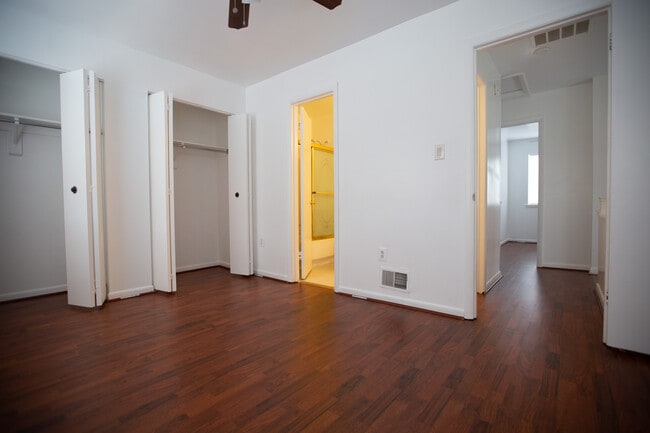 Photo - 15 Sugarland Square Ct