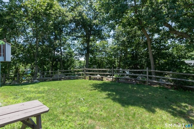 Photo - 30 Hickory Hill