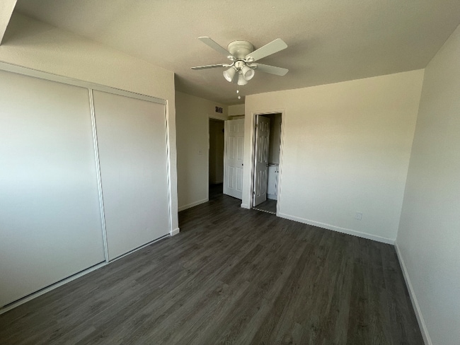 Photo - 4613 S Mill Ave