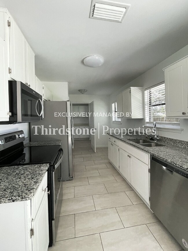 Photo - 139 Cherry Point Dr