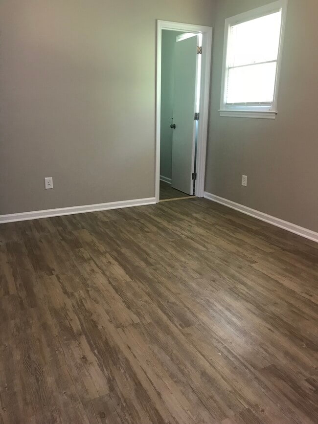 Photo - 1349 Spring Valley Rd