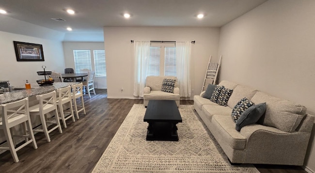 Photo - 713 Meadow Creek Ln