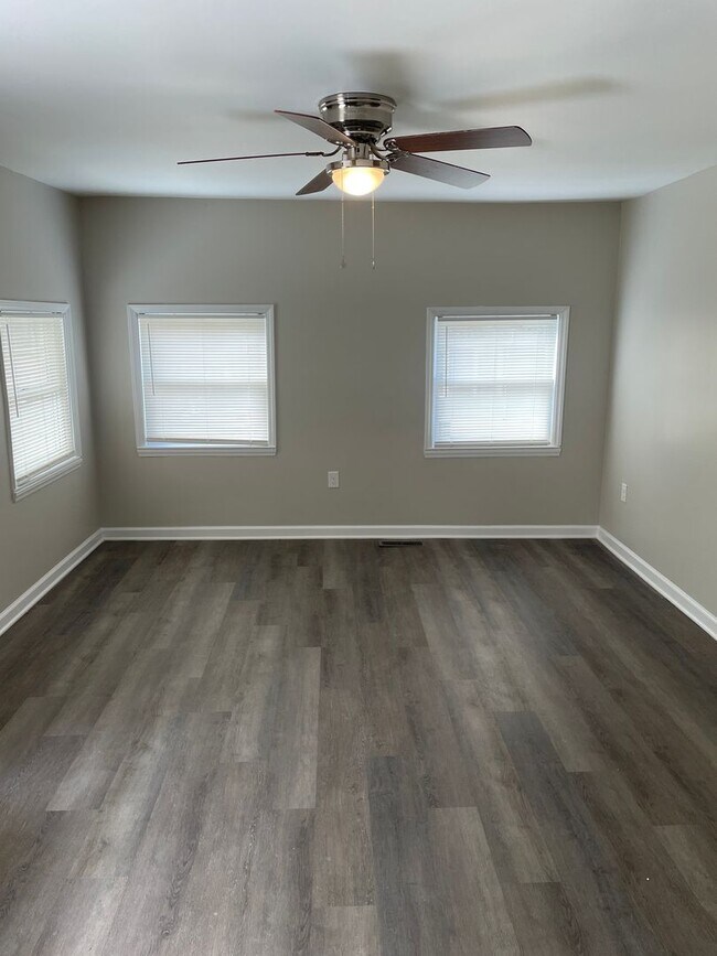 Photo - 1892 Ebert Rd